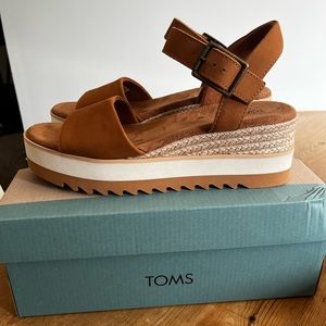Tom’s Women’s Diana Flatform Wedge Sandals